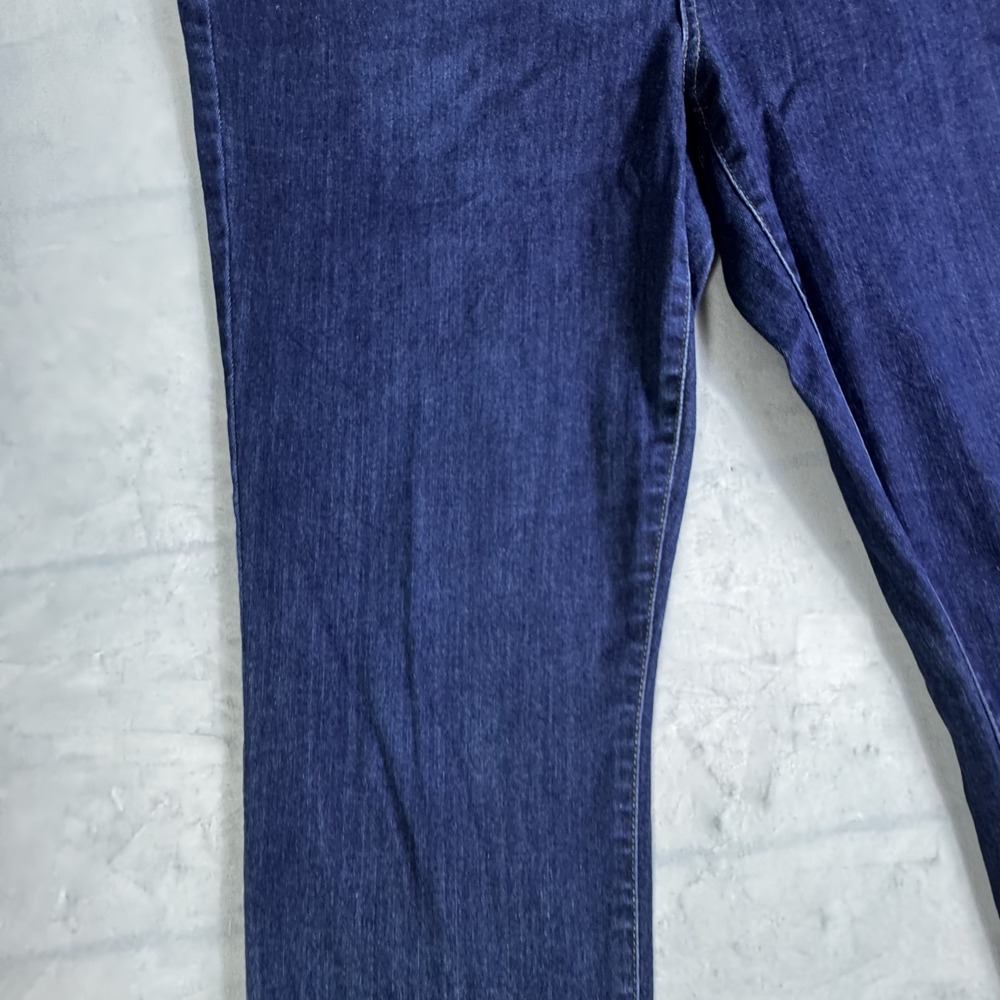 St. John's Bay Straight Leg Jeans Womens Blue Denim Mid Rise Stretch Comfort‎ 16 - Picture 10 of 16